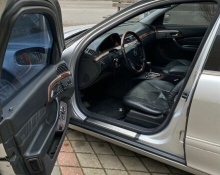 Серый Мерседес 220, объемом двигателя 3.2 л и пробегом 350 тыс. км за 4699 $, фото 8 на Automoto.ua