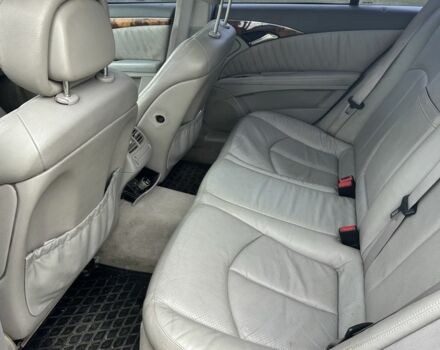 Серый Мерседес 220, объемом двигателя 2.1 л и пробегом 3 тыс. км за 4400 $, фото 5 на Automoto.ua