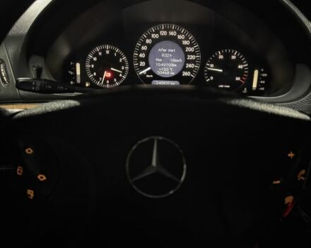 Серый Мерседес 220, объемом двигателя 2.2 л и пробегом 340 тыс. км за 6300 $, фото 7 на Automoto.ua