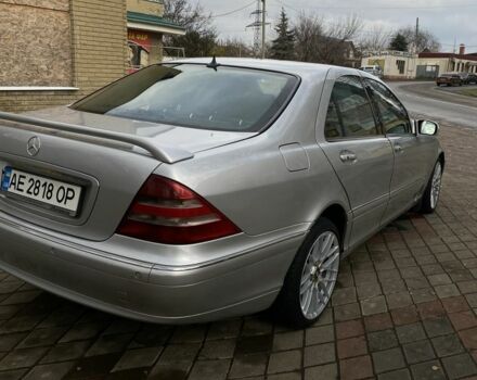 Серый Мерседес 220, объемом двигателя 3.2 л и пробегом 350 тыс. км за 4699 $, фото 4 на Automoto.ua