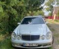 Сірий Мерседес 220, об'ємом двигуна 2.1 л та пробігом 230 тис. км за 5009 $, фото 1 на Automoto.ua