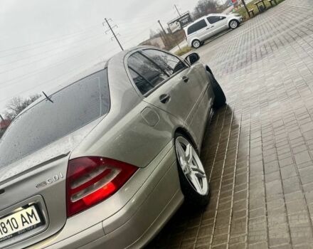 Серый Мерседес 220, объемом двигателя 2.1 л и пробегом 300 тыс. км за 5200 $, фото 2 на Automoto.ua