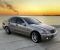 Серый Мерседес 220, объемом двигателя 2.1 л и пробегом 501 тыс. км за 5800 $, фото 1 на Automoto.ua