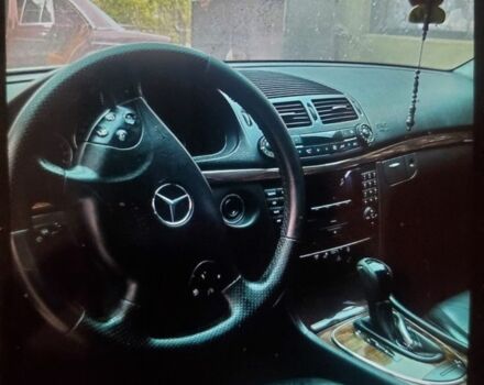 Серый Мерседес 220, объемом двигателя 3.2 л и пробегом 400 тыс. км за 3927 $, фото 7 на Automoto.ua