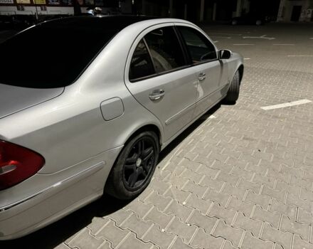 Серый Мерседес 220, объемом двигателя 2.2 л и пробегом 340 тыс. км за 6300 $, фото 3 на Automoto.ua