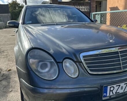 Серый Мерседес 220, объемом двигателя 2.2 л и пробегом 380 тыс. км за 3200 $, фото 16 на Automoto.ua