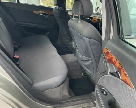 Сірий Мерседес 220, об'ємом двигуна 2.2 л та пробігом 300 тис. км за 3100 $, фото 16 на Automoto.ua