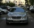 Серый Мерседес 220, объемом двигателя 1.8 л и пробегом 270 тыс. км за 3408 $, фото 1 на Automoto.ua