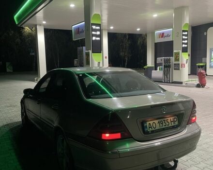 Сірий Мерседес 220, об'ємом двигуна 2.1 л та пробігом 364 тис. км за 3750 $, фото 11 на Automoto.ua