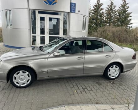 Сірий Мерседес 220, об'ємом двигуна 2.2 л та пробігом 300 тис. км за 3100 $, фото 2 на Automoto.ua