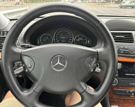 Серый Мерседес 220, объемом двигателя 2.1 л и пробегом 361 тыс. км за 7000 $, фото 17 на Automoto.ua