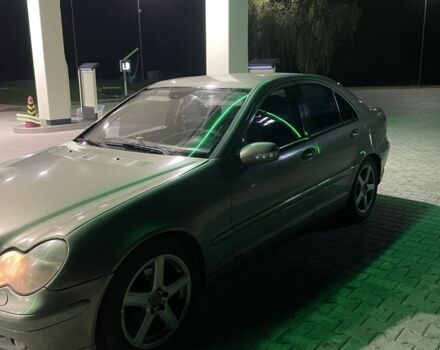 Сірий Мерседес 220, об'ємом двигуна 2.1 л та пробігом 364 тис. км за 3750 $, фото 10 на Automoto.ua