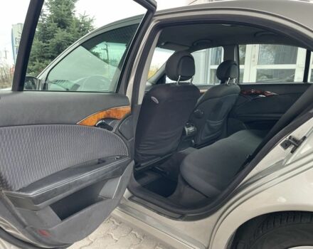 Сірий Мерседес 220, об'ємом двигуна 2.2 л та пробігом 300 тис. км за 3100 $, фото 12 на Automoto.ua