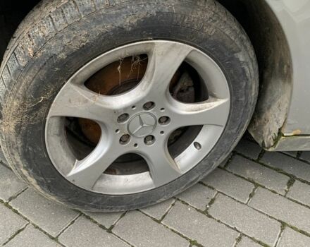 Сірий Мерседес 220, об'ємом двигуна 2.2 л та пробігом 400 тис. км за 1200 $, фото 4 на Automoto.ua