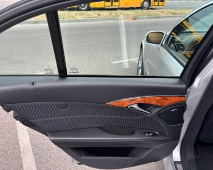 Серый Мерседес 220, объемом двигателя 2.1 л и пробегом 361 тыс. км за 7000 $, фото 15 на Automoto.ua