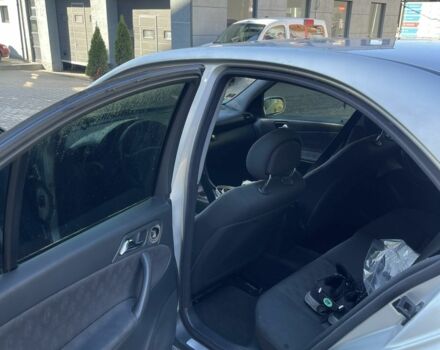 Серый Мерседес 220, объемом двигателя 2.2 л и пробегом 330 тыс. км за 4500 $, фото 5 на Automoto.ua