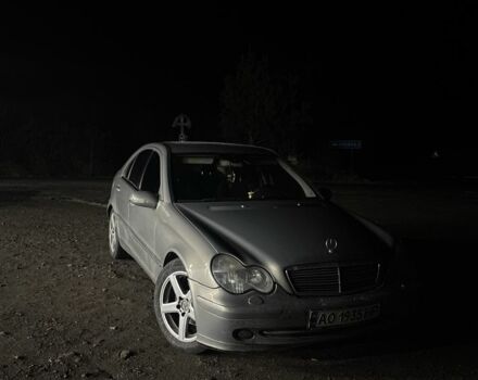 Сірий Мерседес 220, об'ємом двигуна 2.1 л та пробігом 364 тис. км за 3750 $, фото 2 на Automoto.ua