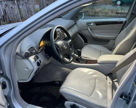 Серый Мерседес 220, объемом двигателя 2.2 л и пробегом 260 тыс. км за 2699 $, фото 9 на Automoto.ua