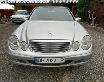 Сірий Мерседес 220, об'ємом двигуна 2.1 л та пробігом 302 тис. км за 6400 $, фото 3 на Automoto.ua