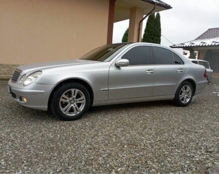 Сірий Мерседес 220, об'ємом двигуна 2.1 л та пробігом 302 тис. км за 6400 $, фото 2 на Automoto.ua