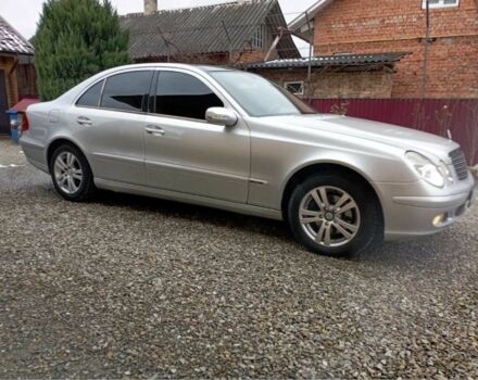 Сірий Мерседес 220, об'ємом двигуна 2.1 л та пробігом 302 тис. км за 6400 $, фото 1 на Automoto.ua