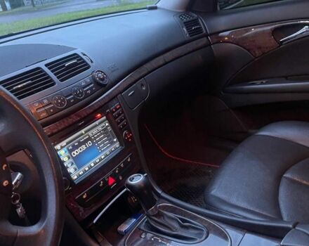 Серый Мерседес 220, объемом двигателя 2.1 л и пробегом 490 тыс. км за 6500 $, фото 7 на Automoto.ua