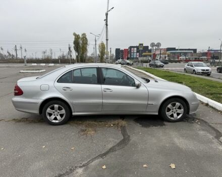 Серый Мерседес 220, объемом двигателя 2.7 л и пробегом 200 тыс. км за 3800 $, фото 1 на Automoto.ua