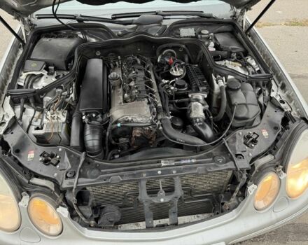 Серый Мерседес 220, объемом двигателя 2.7 л и пробегом 200 тыс. км за 3800 $, фото 5 на Automoto.ua