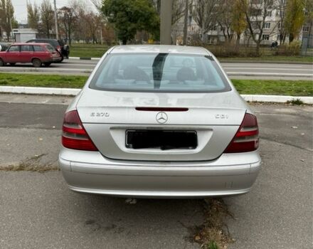 Серый Мерседес 220, объемом двигателя 2.7 л и пробегом 200 тыс. км за 3800 $, фото 3 на Automoto.ua