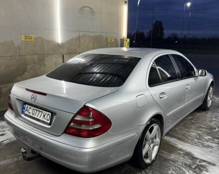 Серый Мерседес 220, объемом двигателя 2.1 л и пробегом 490 тыс. км за 6500 $, фото 2 на Automoto.ua
