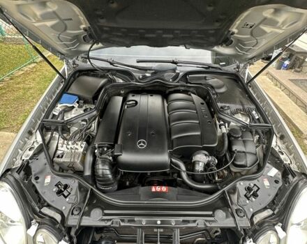 Серый Мерседес 220, объемом двигателя 2.1 л и пробегом 361 тыс. км за 8200 $, фото 2 на Automoto.ua