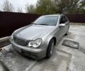Серый Мерседес 220, объемом двигателя 2.2 л и пробегом 400 тыс. км за 3150 $, фото 1 на Automoto.ua