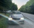 Сірий Мерседес 220, об'ємом двигуна 2.2 л та пробігом 2 тис. км за 2650 $, фото 1 на Automoto.ua