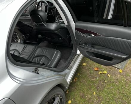 Серый Мерседес 220, объемом двигателя 2.1 л и пробегом 293 тыс. км за 7100 $, фото 11 на Automoto.ua