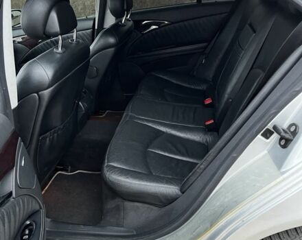 Серый Мерседес 220, объемом двигателя 2.1 л и пробегом 293 тыс. км за 7100 $, фото 7 на Automoto.ua