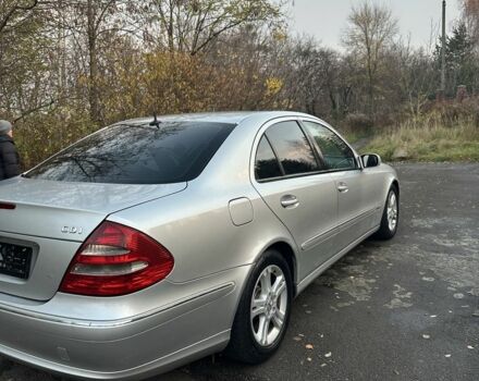 Серый Мерседес 220, объемом двигателя 2.2 л и пробегом 311 тыс. км за 3420 $, фото 2 на Automoto.ua