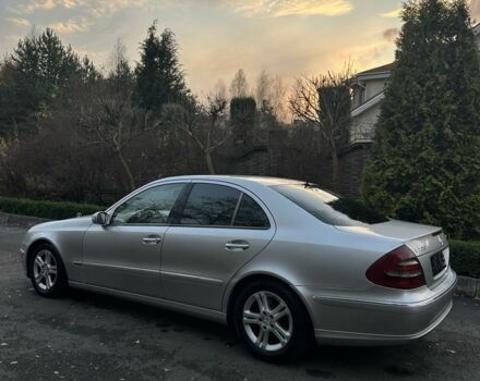 Серый Мерседес 220, объемом двигателя 2.2 л и пробегом 311 тыс. км за 3420 $, фото 3 на Automoto.ua