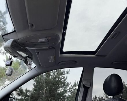 Серый Мерседес 220, объемом двигателя 2.1 л и пробегом 293 тыс. км за 7100 $, фото 2 на Automoto.ua