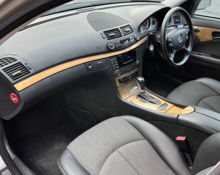 Серый Мерседес 220, объемом двигателя 2.2 л и пробегом 130 тыс. км за 3600 $, фото 5 на Automoto.ua