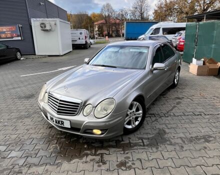 Серый Мерседес 220, объемом двигателя 2.2 л и пробегом 130 тыс. км за 3600 $, фото 2 на Automoto.ua