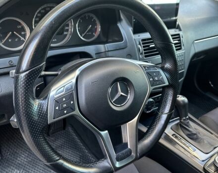 Сірий Мерседес 220, об'ємом двигуна 2.1 л та пробігом 152 тис. км за 9400 $, фото 15 на Automoto.ua