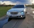 Серый Мерседес 220, объемом двигателя 2.1 л и пробегом 360 тыс. км за 10999 $, фото 1 на Automoto.ua