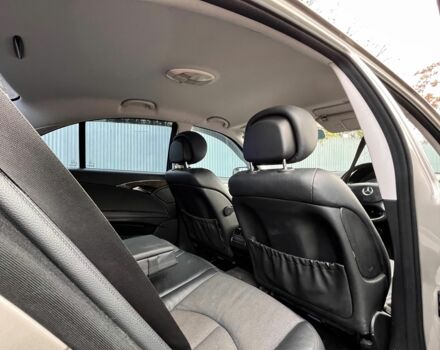 Серый Мерседес 220, объемом двигателя 2.2 л и пробегом 130 тыс. км за 3600 $, фото 6 на Automoto.ua