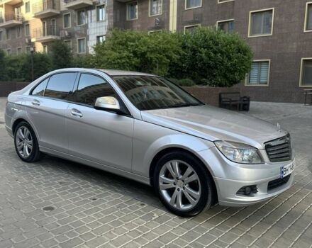 Сірий Мерседес 220, об'ємом двигуна 2.1 л та пробігом 152 тис. км за 9400 $, фото 6 на Automoto.ua