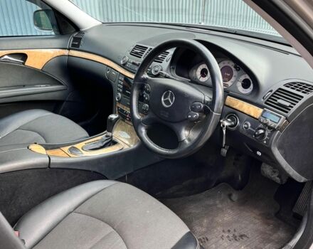 Серый Мерседес 220, объемом двигателя 2.2 л и пробегом 130 тыс. км за 3600 $, фото 9 на Automoto.ua