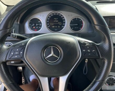 Серый Мерседес 220, объемом двигателя 2.1 л и пробегом 271 тыс. км за 12000 $, фото 12 на Automoto.ua