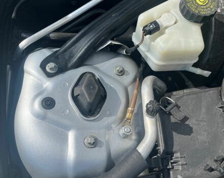 Серый Мерседес 220, объемом двигателя 2.1 л и пробегом 271 тыс. км за 12000 $, фото 8 на Automoto.ua