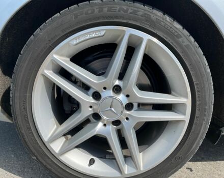 Серый Мерседес 220, объемом двигателя 2.1 л и пробегом 271 тыс. км за 12000 $, фото 20 на Automoto.ua