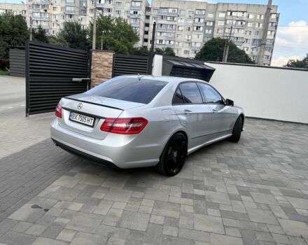 Серый Мерседес 220, объемом двигателя 2.1 л и пробегом 320 тыс. км за 10000 $, фото 5 на Automoto.ua