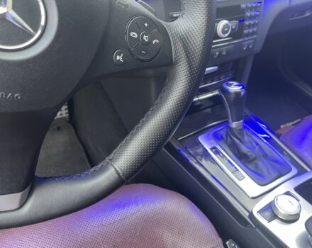 Серый Мерседес 220, объемом двигателя 2.1 л и пробегом 320 тыс. км за 10000 $, фото 11 на Automoto.ua